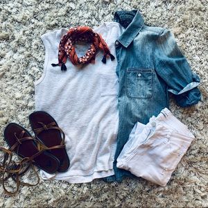 White pocket tank